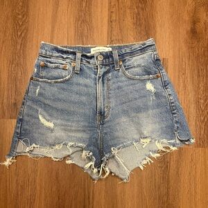 Abercrombie & Fitch The Cut Off Short High Rise Woman 24 Distressed Curve Love‎